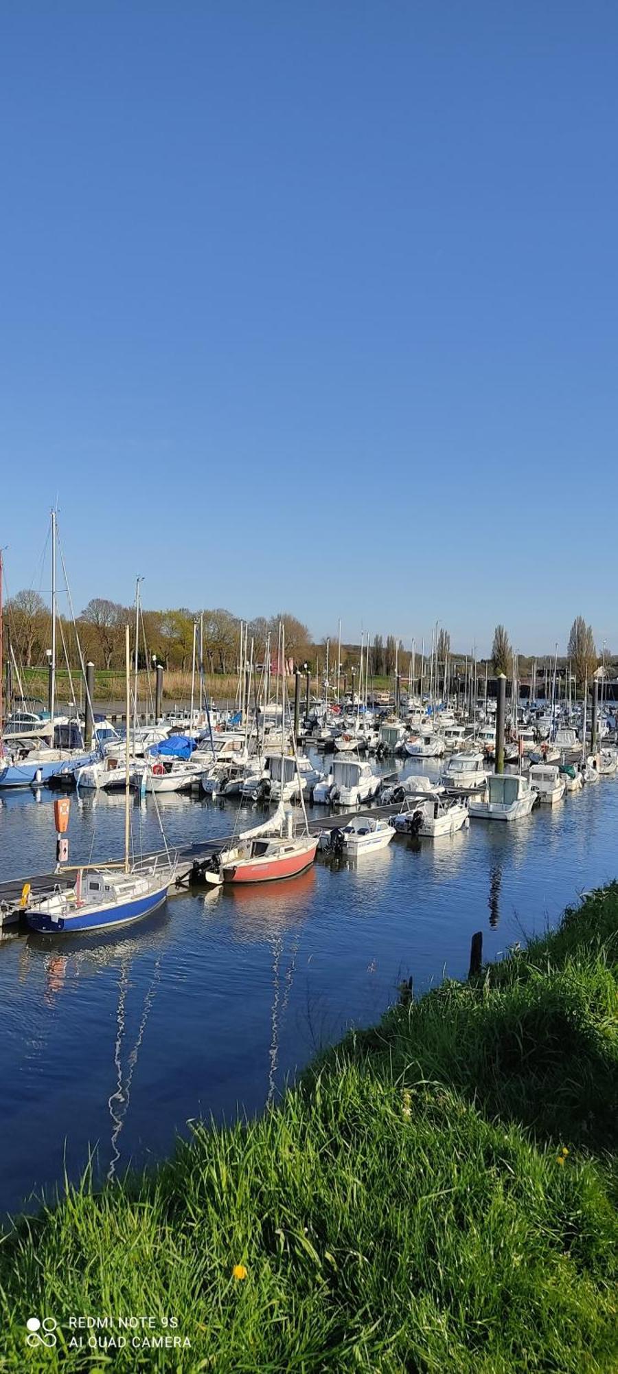 Le Saint Val 004, Appart. Neuf, Jardin, Parking Eksteriør billede